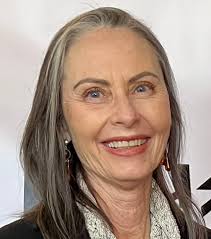 Bluesky vs. X for Writers: What's the Best Choice?