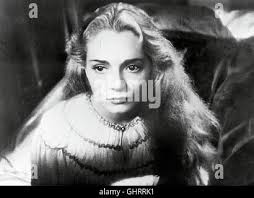 ORSON WELLES and SUZANNE CLOUTIER as Desdemona in OTHELLO 1951 director  ORSON WELLES play by William Shakespeare Italy