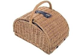 It's lined with blue and white striped fabric and has all the essentials for a party of two, including porcelain plates, cutlery, goblets, and a corkscrew. Picnic Basket Mia Blue White For 4