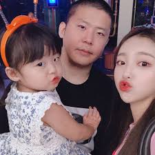 철구 부인 bj 외질혜 신인상 관련 접대 발언. ì™¸ì§ˆí˜œ ì‚¬ì§„ ëª¨ìŒ Aka ì² êµ¬ë¶€ì¸