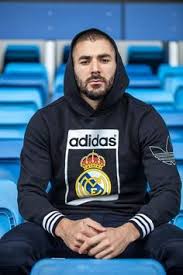 Karim benzema no se entrenó este sábado por una lesión en los isquitibiales de su pierna derecha que le tendrá alejado de los terrenos de juego entre dos y tres semanas, según avanzó la web de marca. 140 Football Ideas Real Madrid Madrid Football