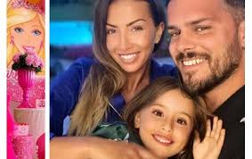 Filha de Mickael Carreira e Laura Figueiredo submetida a cirurgia -  Nacional - FLASH!