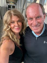 Fun evening with these two friends , love you both Donna Gresham Beck and  Julie Morris Barnwell