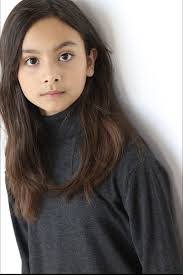 Elizabeth Caro's Instagram, Twitter & Facebook