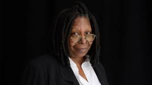 Stop wearing white lady hair! whoopi goldberg says she. The View Host Whoopi Goldberg Debuts New Dramatic Hairstyle And Fans Weigh In