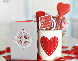 Shop these valentine's day gift basket ideas for all of your loved ones. Cute Valentine S Day Gift Idea Red Iculous Basket
