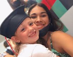 22:13:09 Waiter Served A Group Of Teens And Only Got A $3.28 Tip, Then Days  Later This Note Showed Up