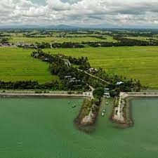 Located in tanjung pinang, akau potong lembu is the place to visit if you are looking for delicious local indonesian street food. Ban Pecah Tanjung Piandang Perak Dulu Sawah Kini Jadi Laut Libur