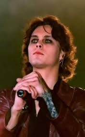 Doesn't even know the song and he's trying to join in😡 jk he just loves to  humm w me. Mind how dirty and stimky this boi is. Hims has been rolling  around ((