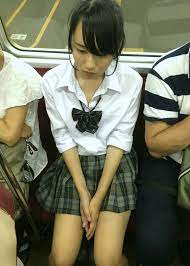 画像】電車でこんな女子高生がいて痴漢するなという苦行 | JKちゃんねる|女子高生画像サイト
