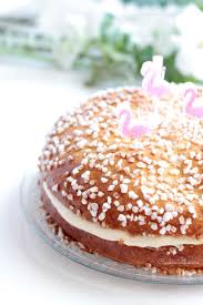 La Tarte Tropezienne Une Brioche Au Bon Gout Du Sud Tarte Tropezienne Recette Tarte Tropezienne Recette Tropezienne