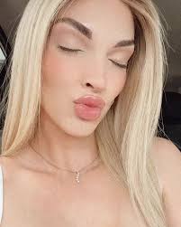 Sé demasiado. Sé extra. Vive en grande ❤️‍🔥