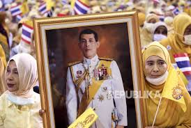Broadcast yang sama dengan foto yang sama juga beredar sejak 2016. Raja Thailand Masuk Islam Malayrucu