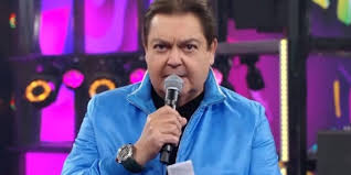 Faustão, de 71 anos, precisou ser internado para tratar de uma infecção urinária no hospital israelita albert einstein, em são paulo. Faustao E Internado As Pressas E Abandona Gravacoes Na Globo Urgente