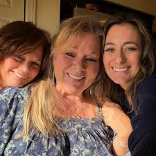 What a great day!!! Got to sit around the kitchen table and craft a song  with these two super talents..the Queen..@kathiebaillie and her soulful  beauty of a daughter..@alyssabonagura! Feeling so blessed ❤️ #