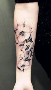 Black Floral Wrist Tattoo Mybodiart Com Tatouage Avant Bras Tatouage Floral