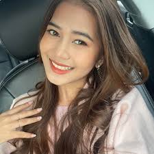 Planning a trip for 10 people in January any ideas for a group villa/hotels  and maybe a driver can take us all around together