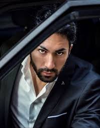 Matteo gigolo e accompagnatore