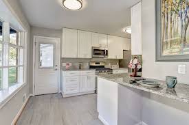 Varying in price from $182.52 to $236.25, each of the ice white, thompson white, simply white, and shaker antique white shake r units offers both advantages and disadvantages over each other. Ice White Shaker Is White Hot Kitchen Cabinet Kings Facebook