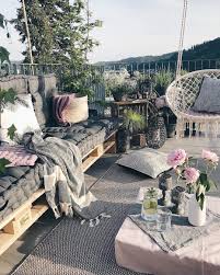 Traum Terrasse Perfekt Um Die Sonnenstrahlen Am Wochenende Zu Geniessen Tippt Jetzt Aufs Bild Und Entdeckt Den Hang Balcony Decor Outdoor Decor Patio Decor