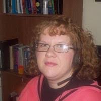 Melissa Raper's Instagram, Twitter & Facebook