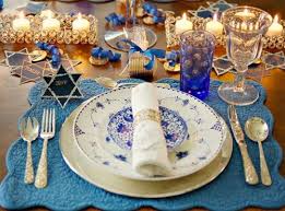 Hanukkah Decor Table Settings Event News Hanukkah Dinner How To Celebrate Hanukkah Hanukkah Table Setting