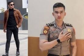 June (129) menu halaman statis. Pesonanya Bikin Kaum Hawa Klepek Klepek Inilah Sosok Viral Polisi Ganteng Yang Disebut Mirip Ali Syakieb Selalu Nampak Fashionable Hingga Terima Endorse Instagram Semua Halaman Grid Hot