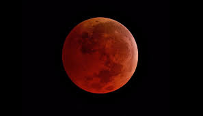 The moon can also look reddish because earth's atmosphere absorbs the other colors while it bends some sunlight toward the moon. Supermoon Total Lunar Eclipse Will Be Visible Over The Pacific Northwest In Late May Oregonlive Com