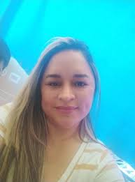 Un café ya no es suficiente, necesito masticar un cable eléctrico para  agarrar energía