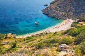 Krk ist von vielen bäumen bewachsen und die insel ist ingesamt auch recht naturbelassen. Die Goldene Insel Krk In Kroatien Urlaubsguru Insel Krk Kroatien Krk Kroatien Krk