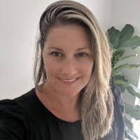 100+ perfiles de «Annesley»