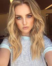 13 Stylish Hair Colors For Fair Skin You Should Try This Fall Pale Skin Hair Color Hair Color For Fair Skin Hair Styles
