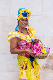 Le donne cubane sta appendendo la sua lavanderia fuori per asciugarsi sul suo balcone in havana cuba. Havana Cuba July 18 Cuban Women With Traditional Clothing Stock Photo Picture And Royalty Free Image Image 64741202