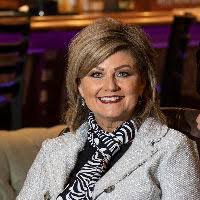 Traci Murphy's Instagram, Twitter & Facebook