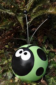 20 Idees Diy Deco De Jardin Avec Des Boules De Bowling Deco Jardin Jardins Decoration Jardin