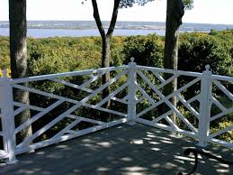 The southern cross panel makes a statement alone or can be combined with the picket panel to complete rail sections exceeding 48 spans. Kelley Ironworks Aluminum Chippendale Exterior Rail