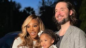 Jun 13, 2021 · tennis champ serena williams and her husband alexis ohanian are making the most of their time in europe, going for a swim off the coast of france. Bezaubernde Olympia Neue Familienfotos Von Serena Williams Promiflash De
