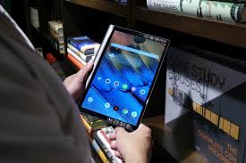 Lenovo Yoga Smart Tab Hands-On: Smart ...