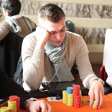 Offizieller Chipcount des Main Event nach Tag 1a