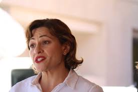 Distrust and dysfunction: advisor's report