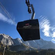 Die tiroler zugspitzbahn und die seilbahn zugspitze sind seilbahnen. Ausflug Auf Den Hochsten Berg Deutschlands Die Zugspitze
