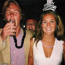 As of 2021, carlson has a net worth of $30 million, while his annual salary is $6 million. Tucker Carlson Says He D Never Let His Daughter Date A Feminist Because It Means They Re A Creep Daily Mail Online