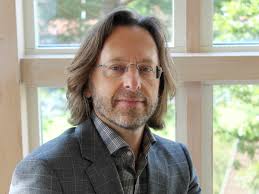 Förbundsjuristen byter sida