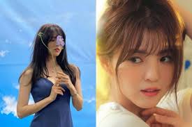 Song kang terlihat kembali menjaili han so hee di lokasi syuting drama yang mereka bintangi yakni 'nevertheless' hingga aktris cantik itu kesal song kang dan han so hee kemudian mempelajari adegan mereka. 9 Fakta Peran Han So Hee Di Kdrama Nevertheless