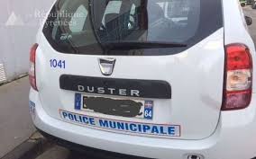 Autocollant voiture pas cher ⭐ neuf et occasion meilleurs prix du web promos de folie 5% remboursés minimum sur votre.autocollant voiture. Autocollant Et Plaque Une Voiture De Police A Pau Ciblee