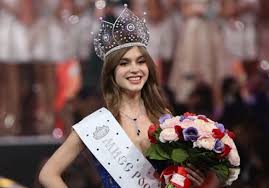 Азовчанка алина санько не привезла корону с конкурса мисс вселенная. Polzovatelej Socsetej Uzhasnula Novaya Miss Rossiya Eto Trans Ura Ru