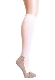 Mdsox Graduated Compression Socks White Large Check Out The Image By Visiting The Link Compression Socks Graduated Compression Compression