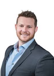 Kari Engen's Instagram, Twitter & Facebook