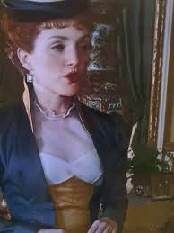 Hi thank you for letting me join…quick question. Which actress plays  Miranda? I recognise the voice but can't place the name!