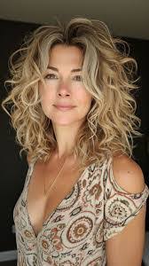 Nicole Beale's Instagram, Twitter & Facebook